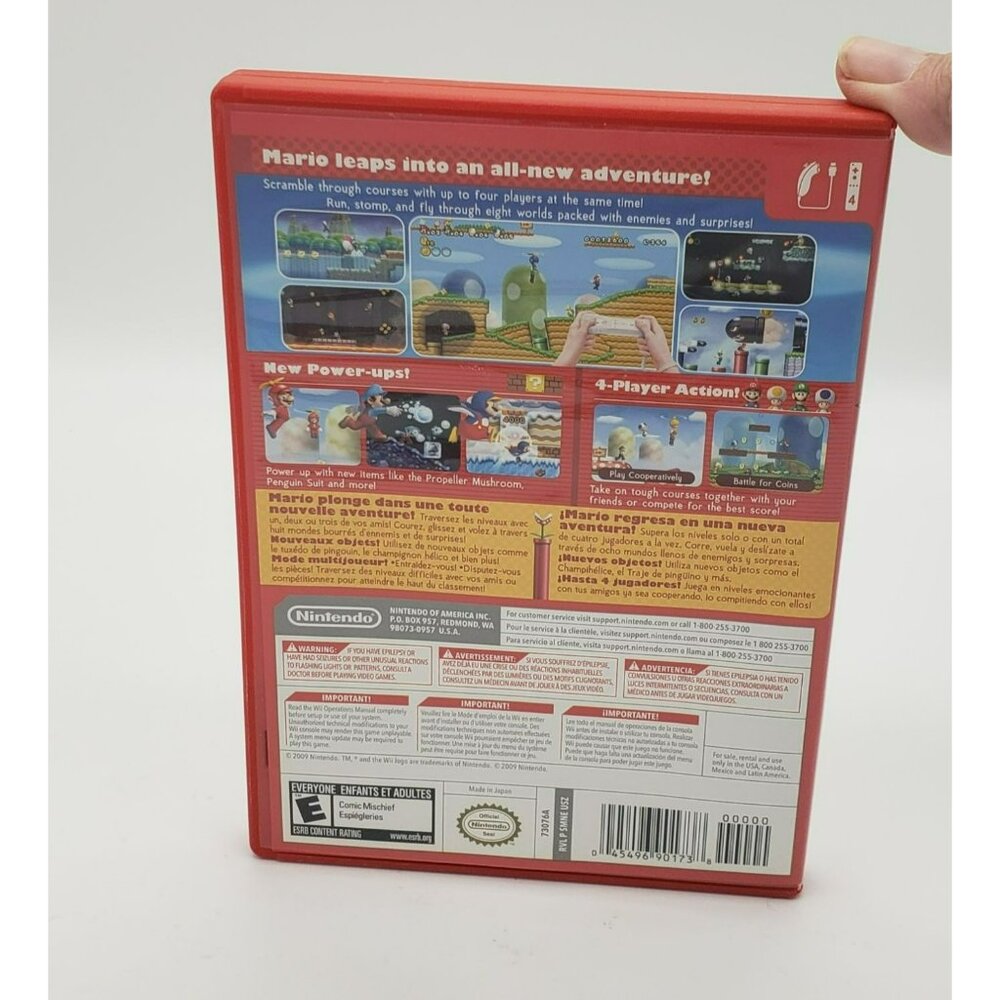 New Super Mario Bros Wii Game in Case with Book, Rated E, 2009, No Scratches - Picture 2 of 7